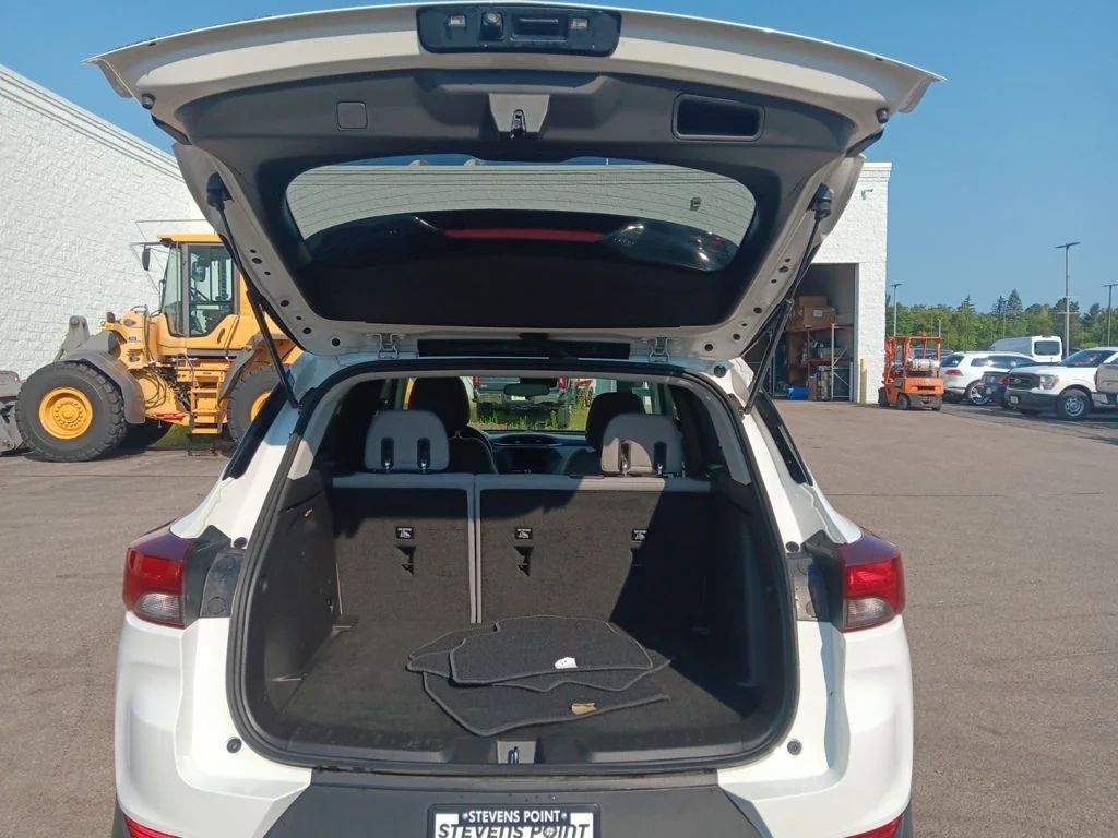 Used 2021 Summit White Chevrolet LT image 30
