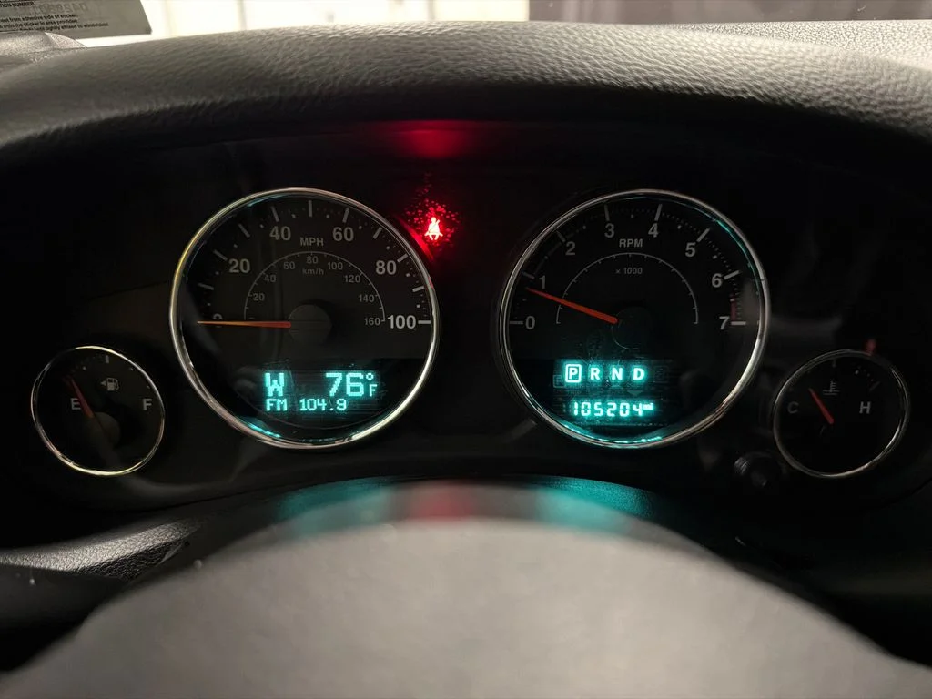 Used 2018 Bright White Clearcoat Jeep Freedom Edition image 19