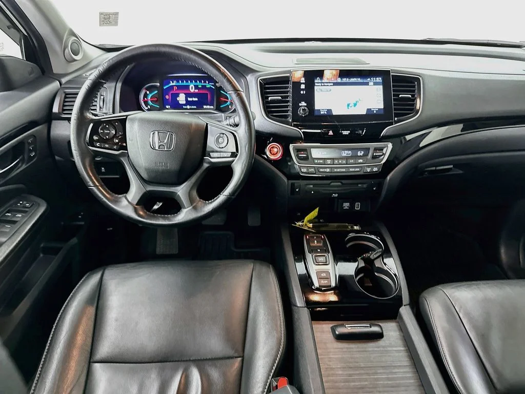Used 2019  Honda Touring image 24