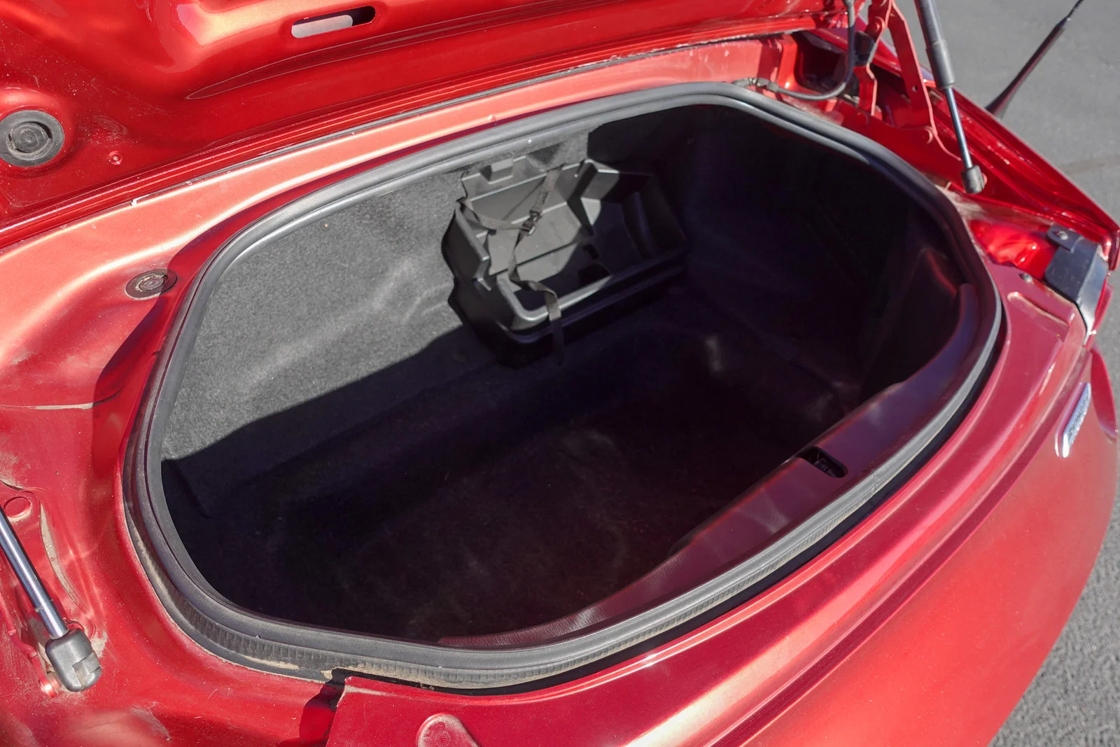 Used 2018 Red Crystal Mazda Grand Touring image 13