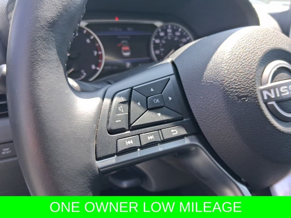 Used 2025 White Nissan SV image 22