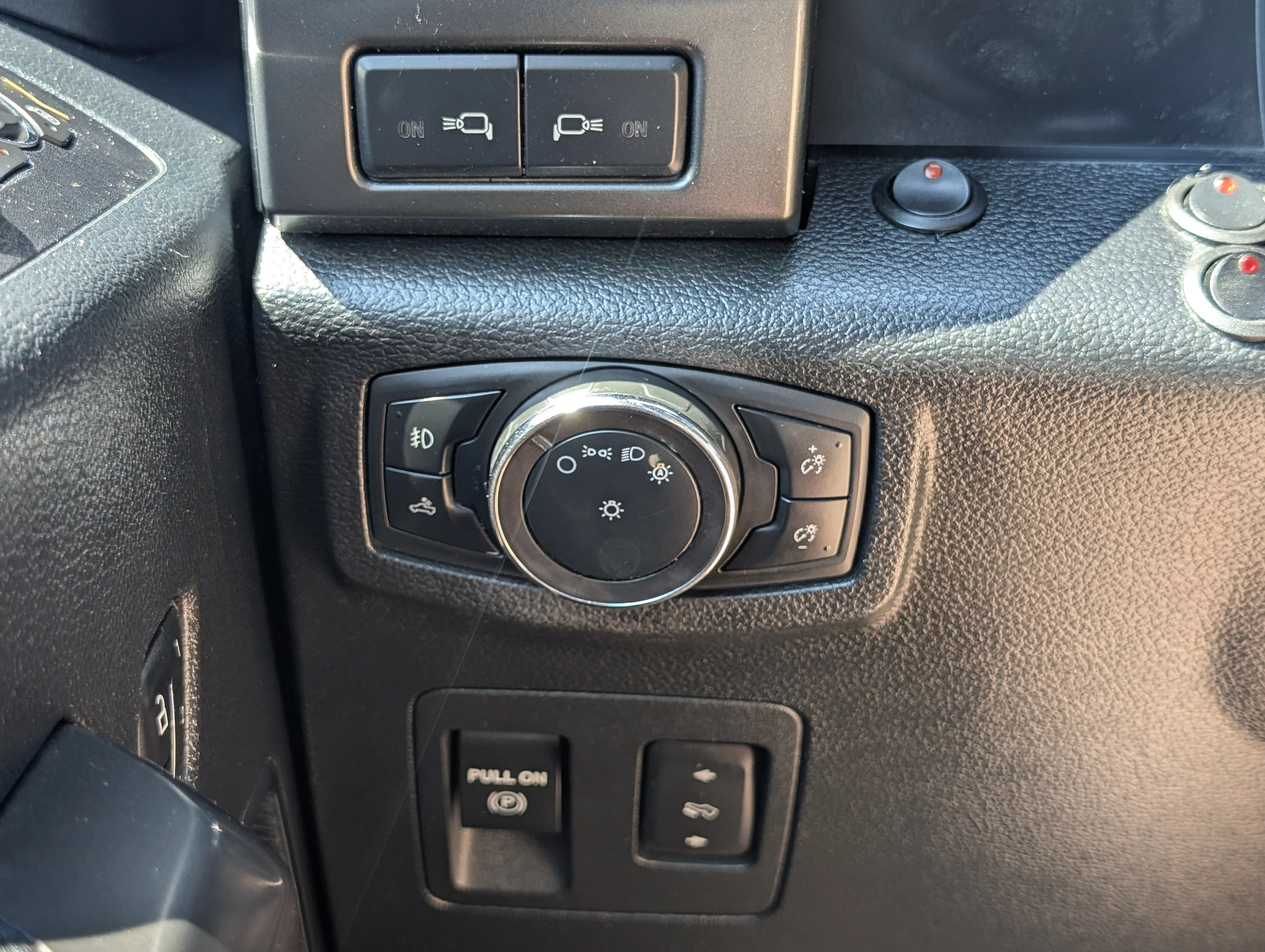 Used 2019 Oxford White Ford XL 4WD SuperCrew 5.5