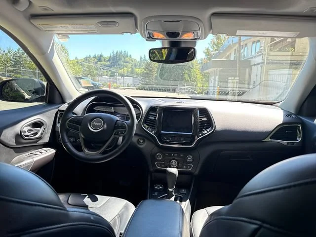 Used 2019 Diamond Black Crystal Pearlcoat Jeep Limited image 11