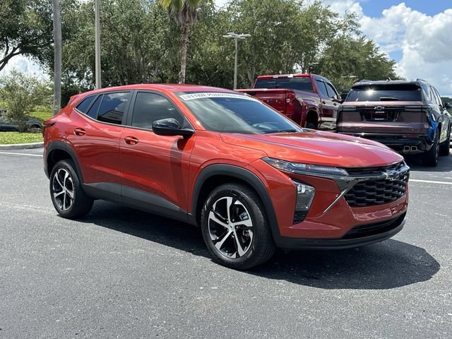2024 Chevrolet Trax RS - Photo 2
