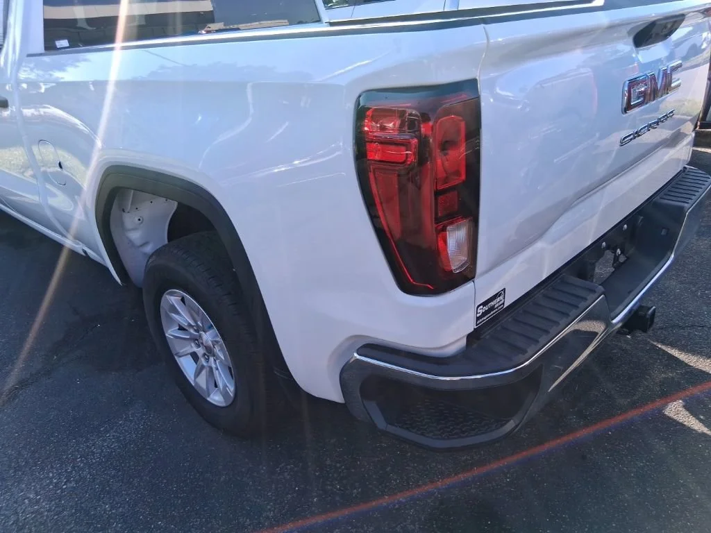 Used 2025 Summit White GMC Pro image 5