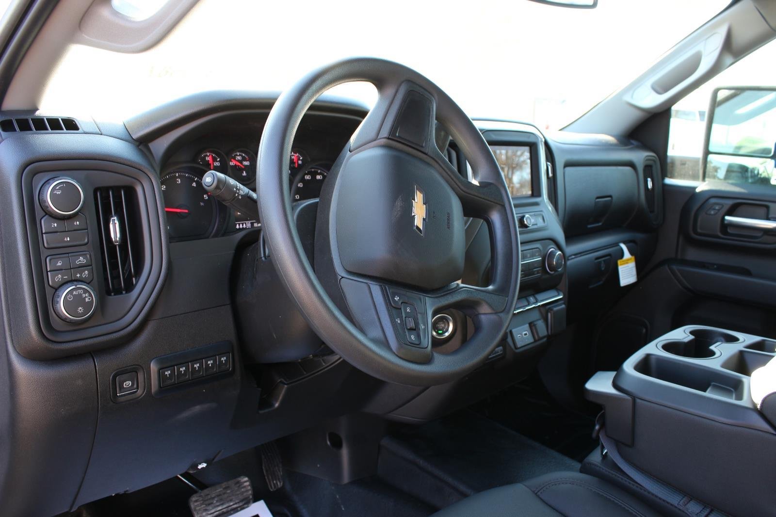 New 2026 Summit White Chevrolet Work Truck image 21