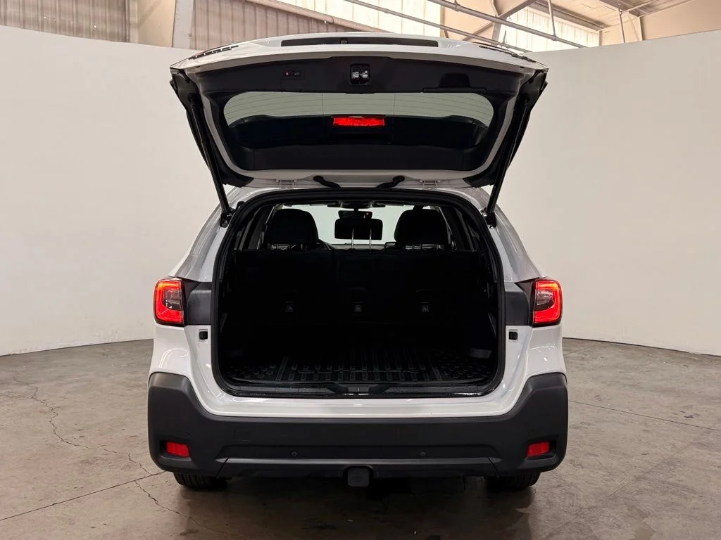 Used 2023 White Subaru Onyx Edition XT image 12