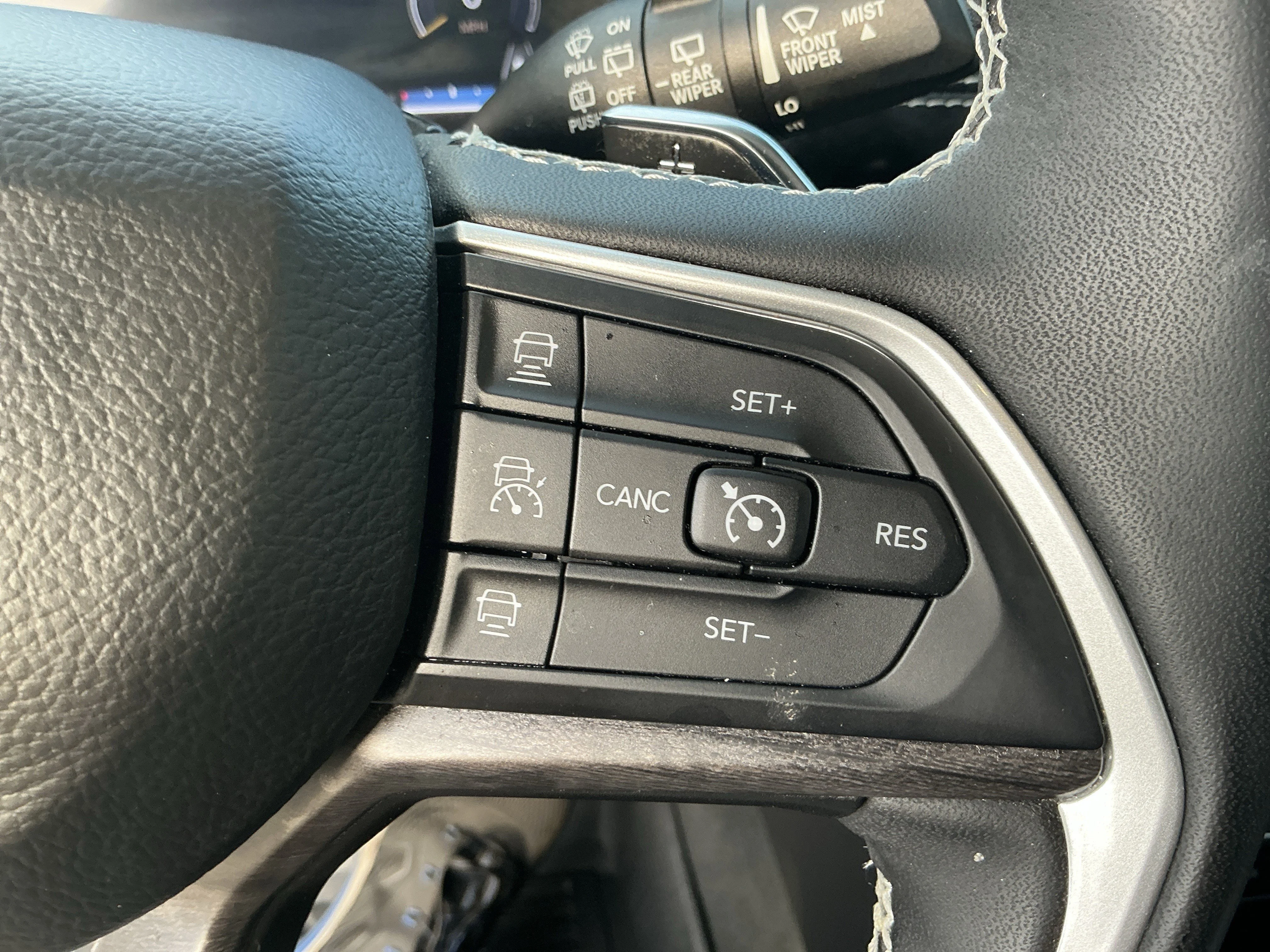 Used 2023 Grey Jeep Limited image 18
