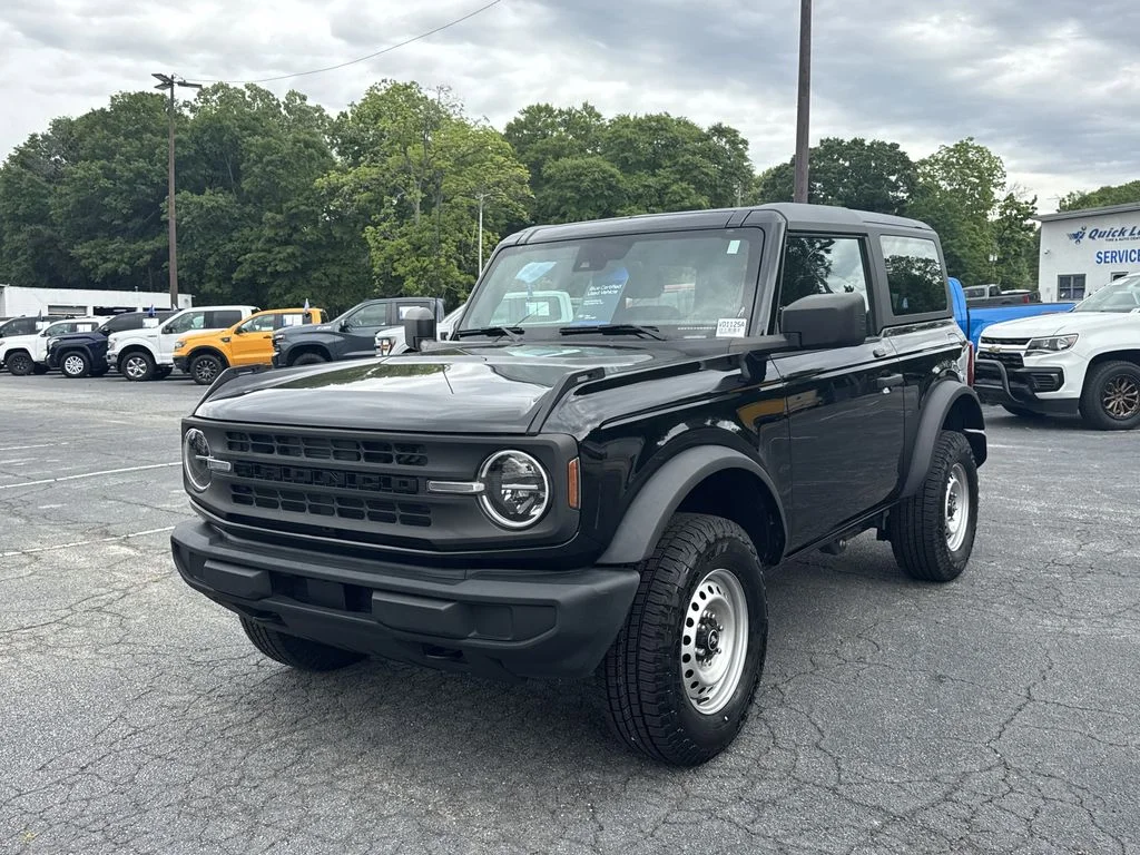 Used 2023 Black Ford Base image 3
