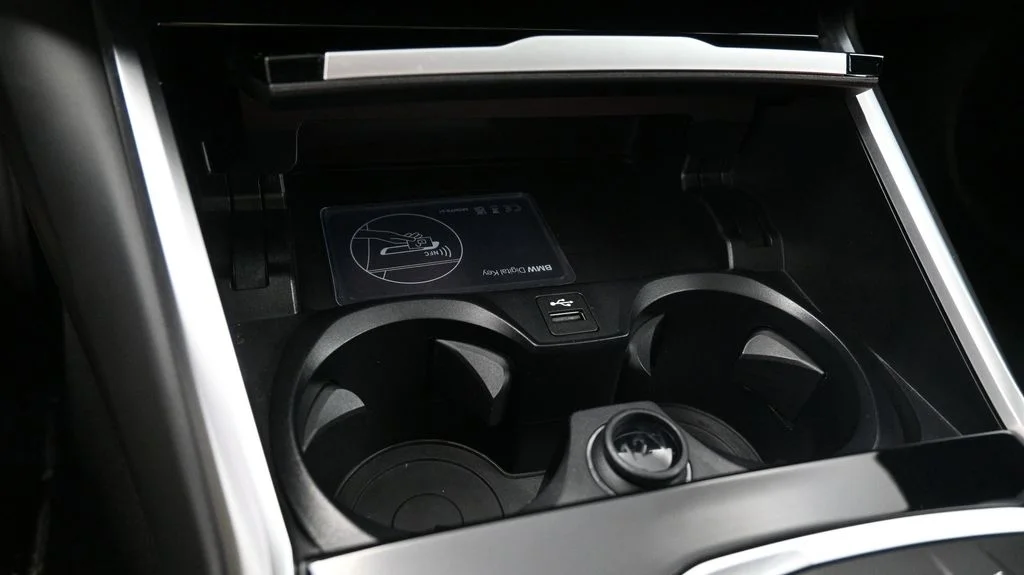 2024 BMW 3 Series 330i - Photo 25