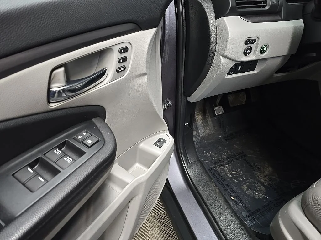 Used 2022 Gray Honda EX-L image 28