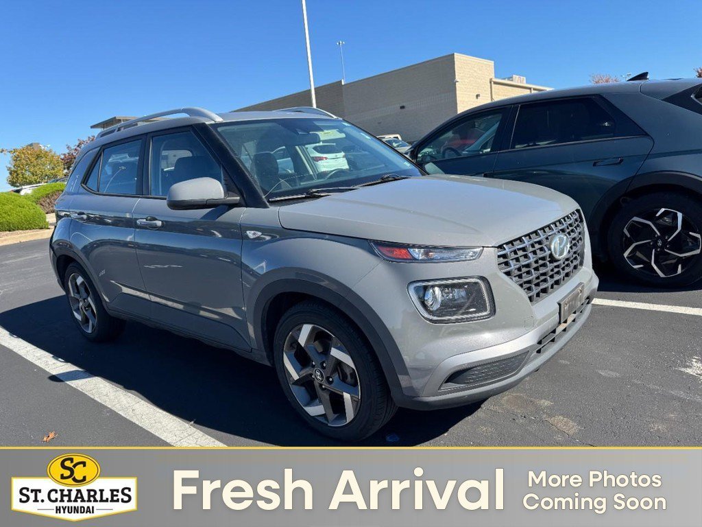 Used 2021 Gray Hyundai SEL image 1