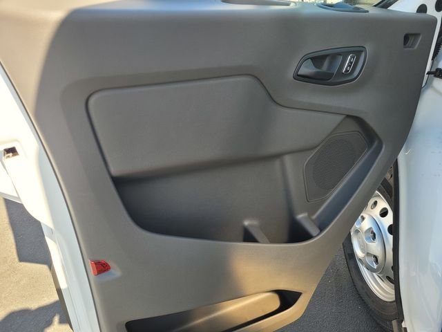 New 2025 Oxford White Ford Cutaway image 6