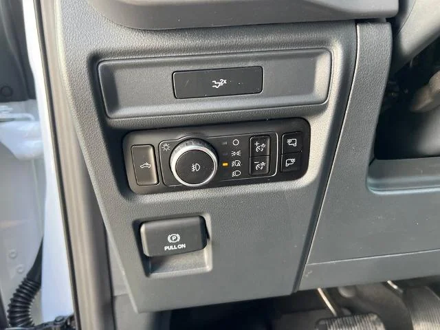 New 2026 Oxford White Ford XLT image 41