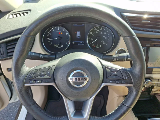 Used 2018 White Nissan SL image 20