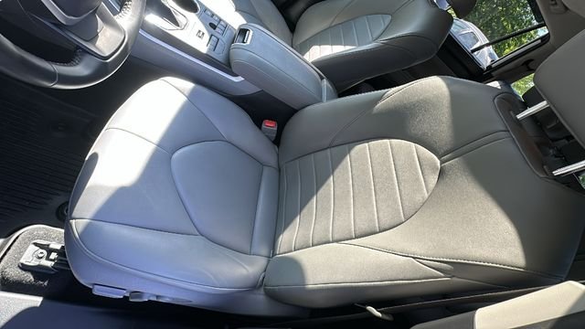 Used 2023 Beige Toyota XLE image 22