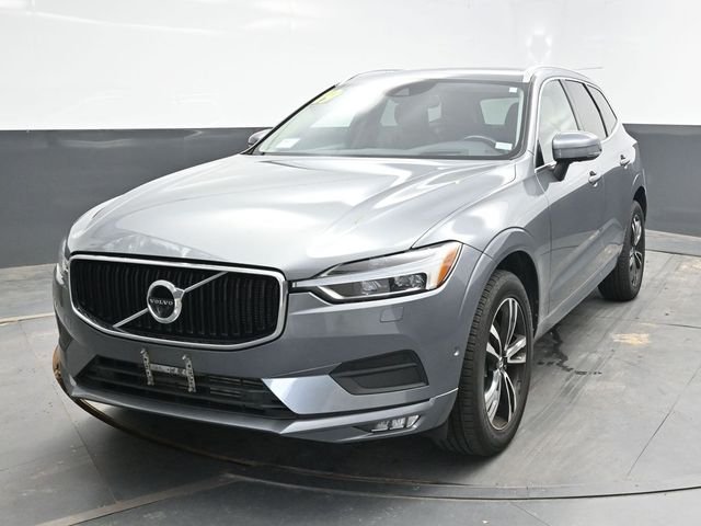 Used 2019 Gray Volvo T6 Momentum image 2