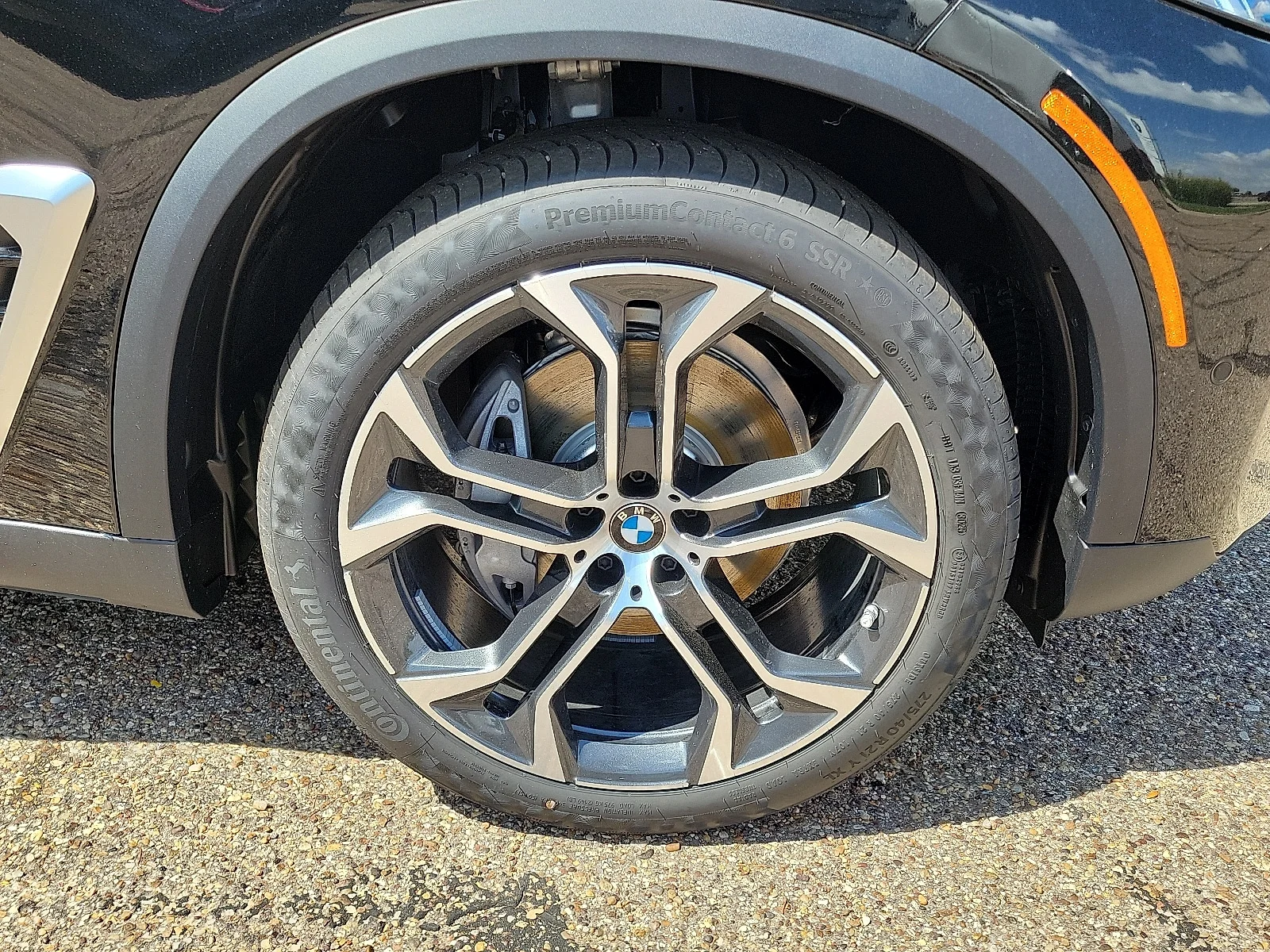 New 2026 Black Sapphire Metallic BMW xDrive40i All-Wheel Drive Sports Activity Vehicle image 7