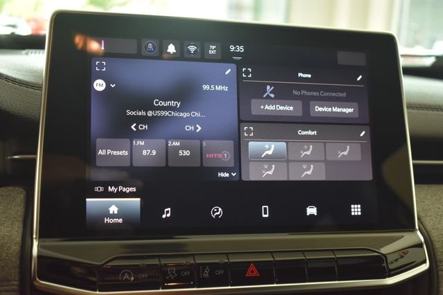 Used 2024 Gray Jeep Latitude image 28