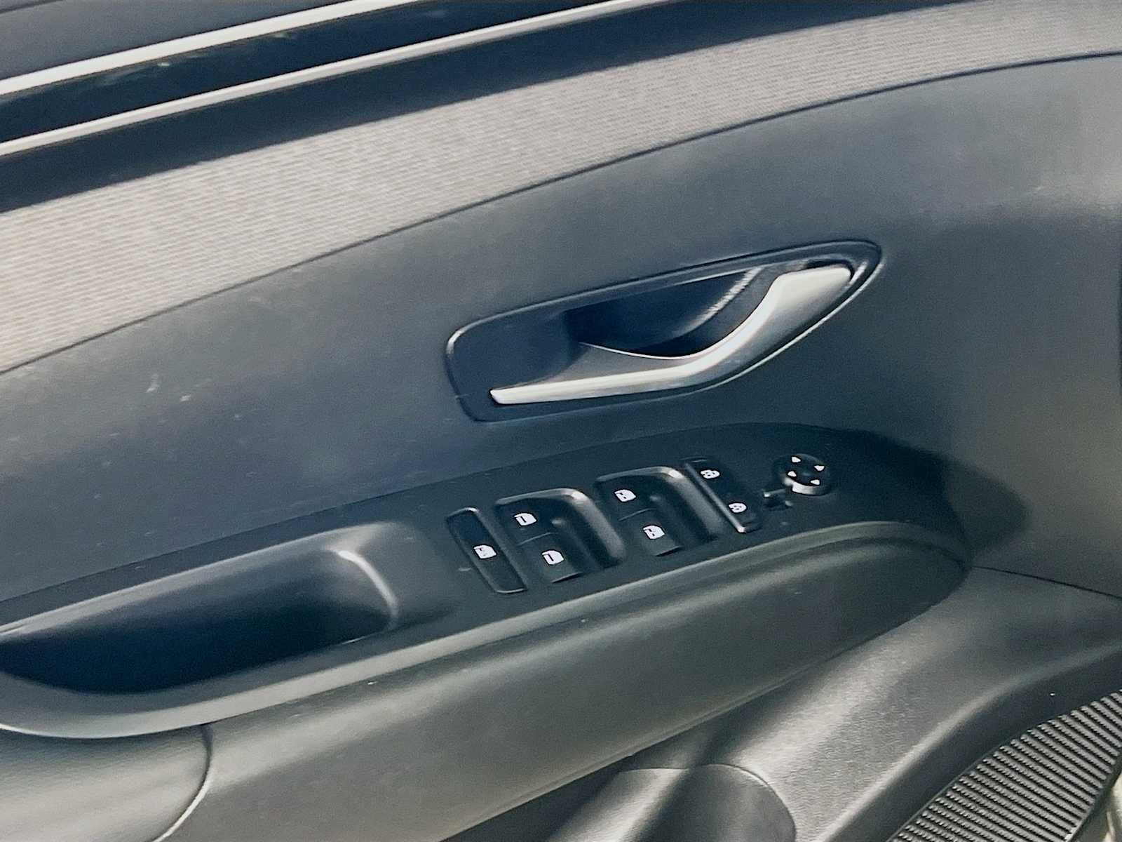 Used 2023 Amazon Gray Hyundai SEL image 18