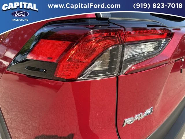 Used 2025 Red Toyota XLE Premium image 15