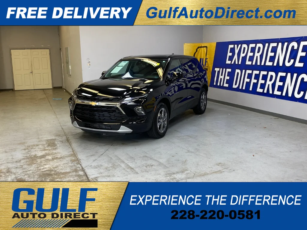 Used 2025 Black Chevrolet LT image 4