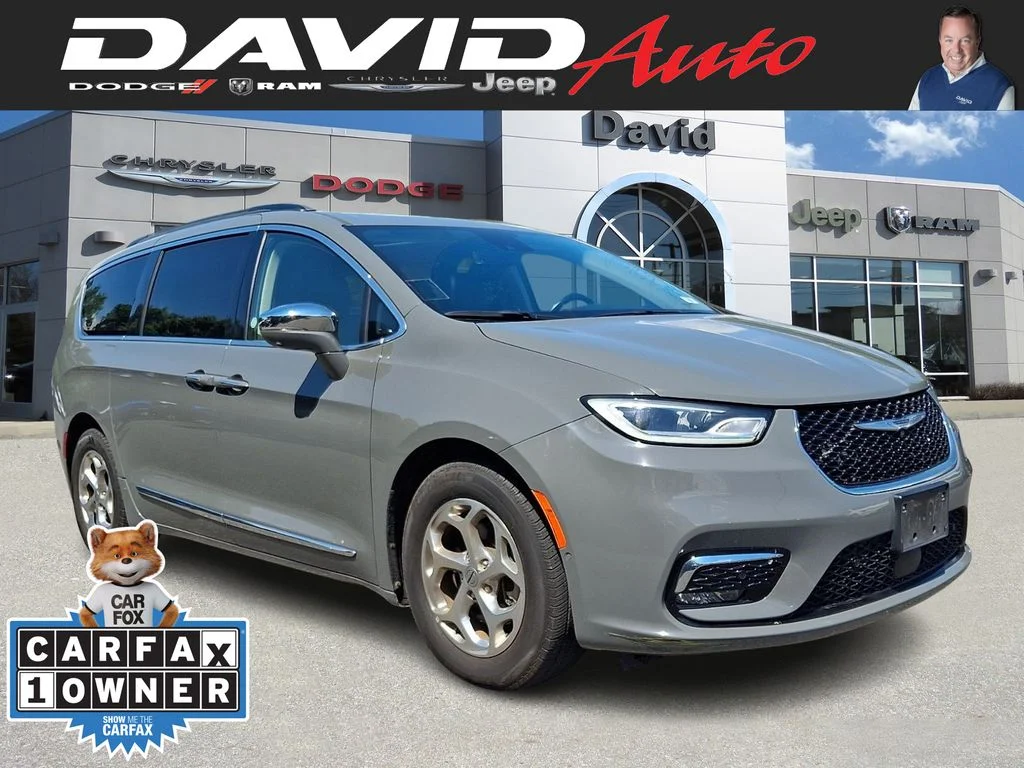 2022 Chrysler Pacifica Limited's photo