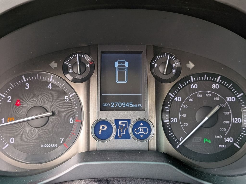 Used 2010 White Lexus 460 Premium image 18