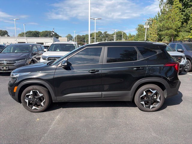 Used 2025 Fusion Black Kia S image 9