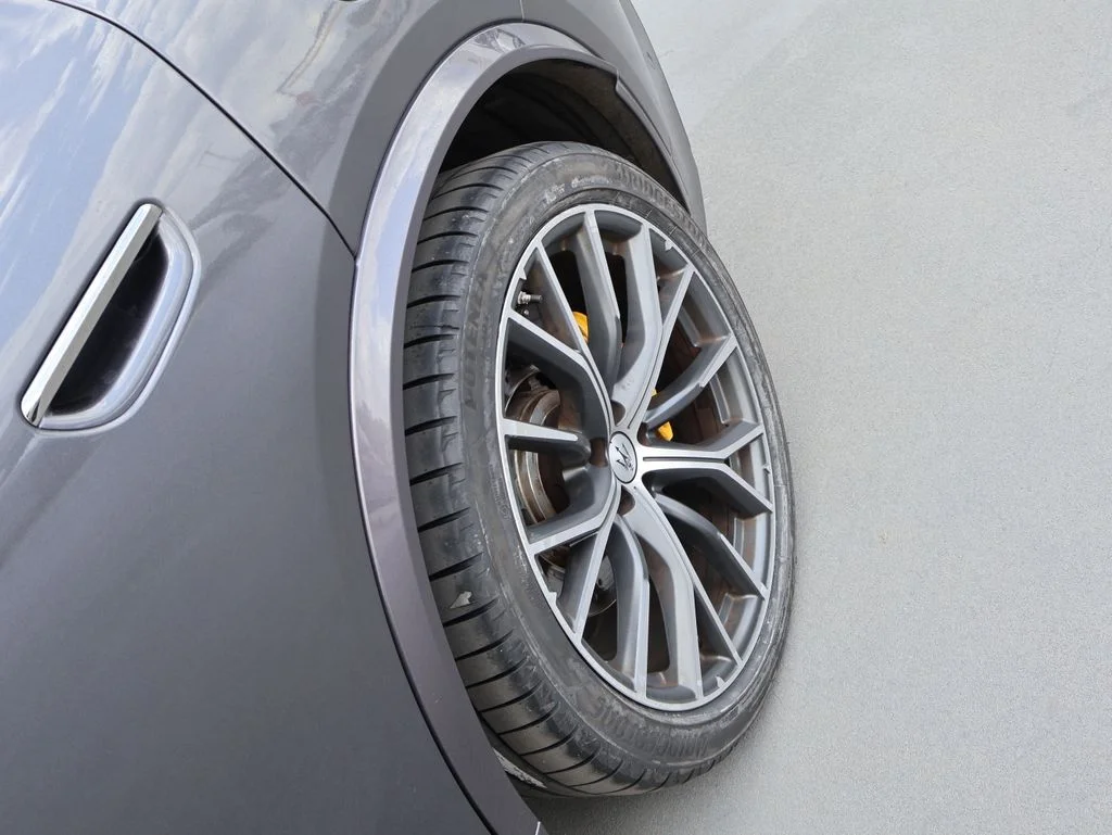 Used 2023 Grigio Lava Opaco Matte Maserati Trofeo image 41