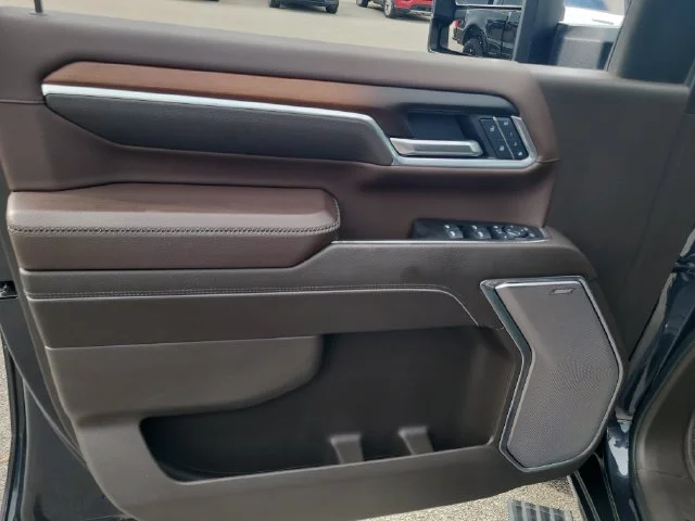Used 2025 Silver GMC Denali image 16