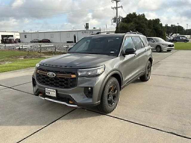 New 2026 Carbonized Gray Metallic Ford Tremor® image 32