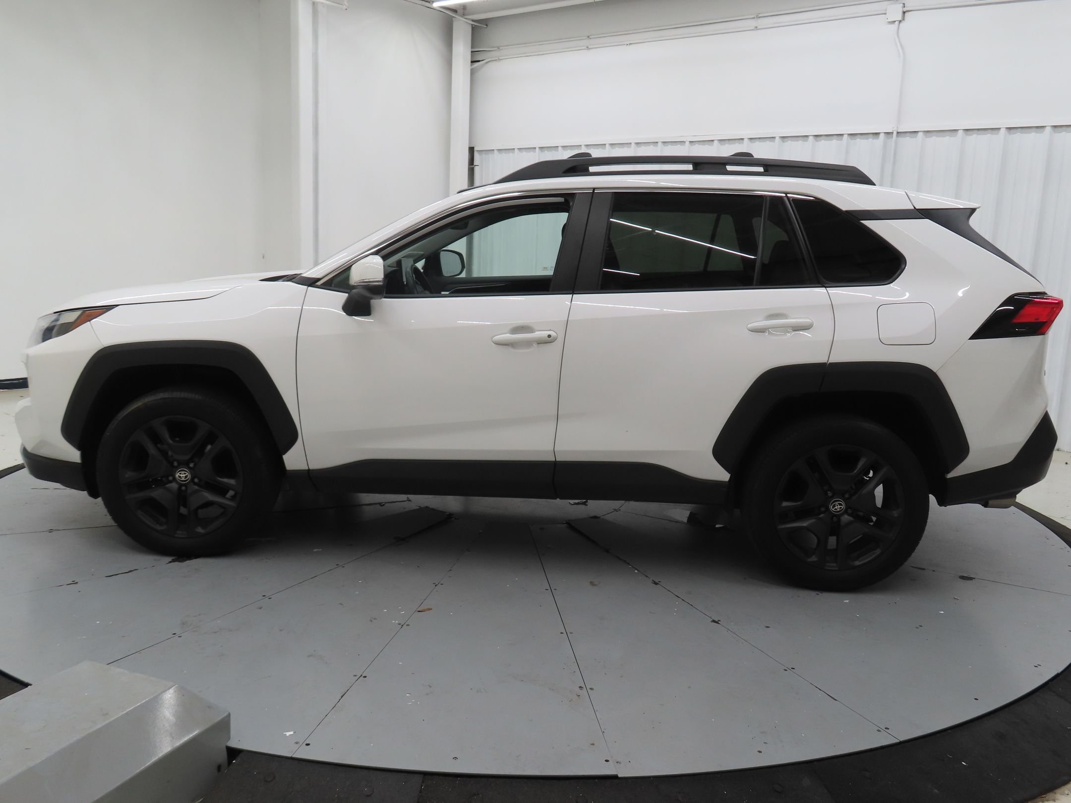 Used 2024 White Toyota Adventure image 7