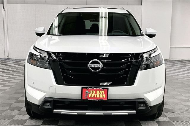 New 2025 Everest White Pearl Tricoat Nissan Platinum image 15
