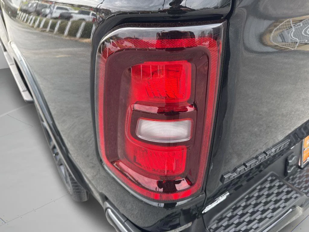 New 2026 Diamond Black Crystal Pearl-Coat Exterior Paint RAM Laramie image 36