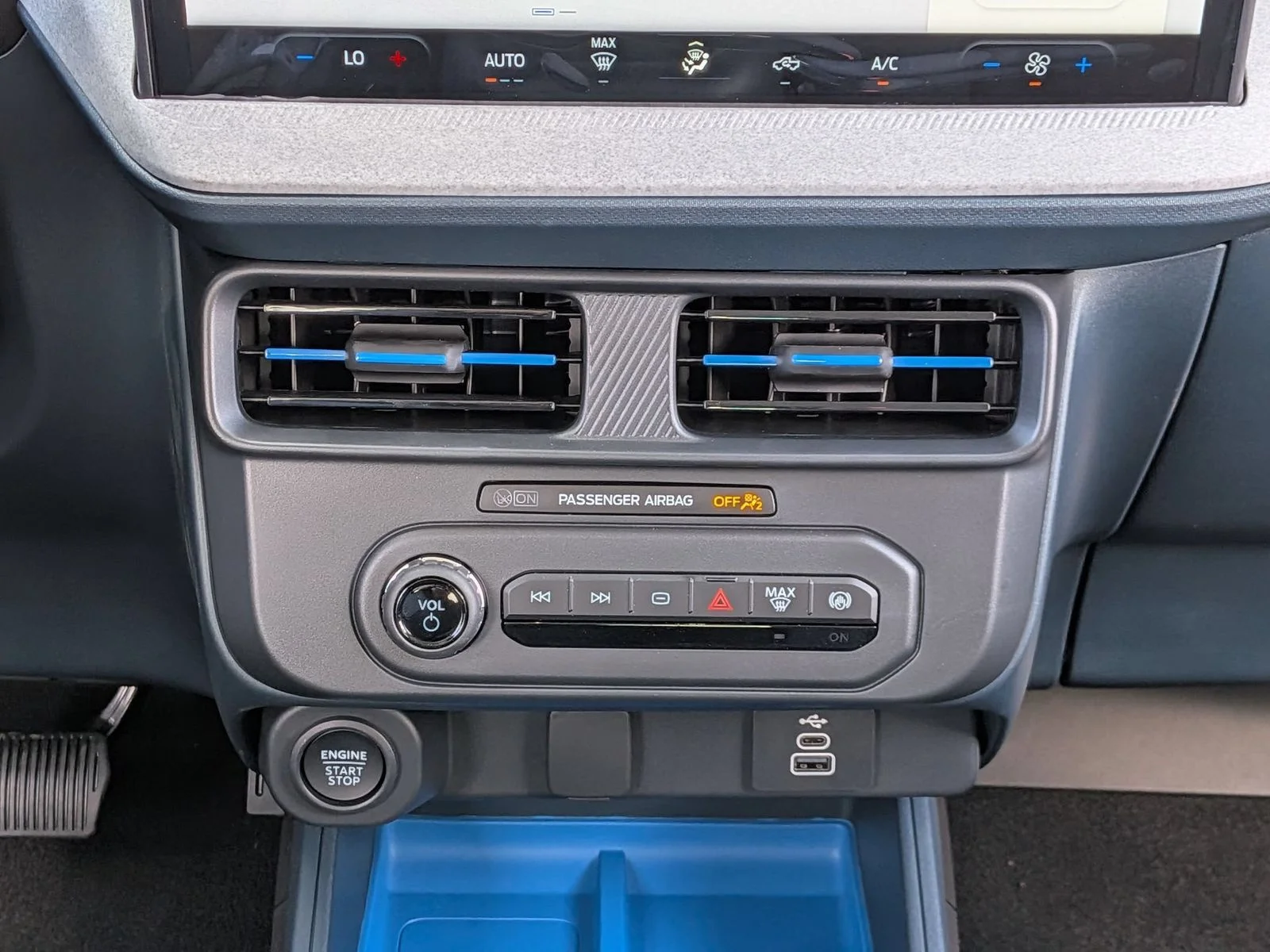 New 2026 Oxford White Ford XLT image 22