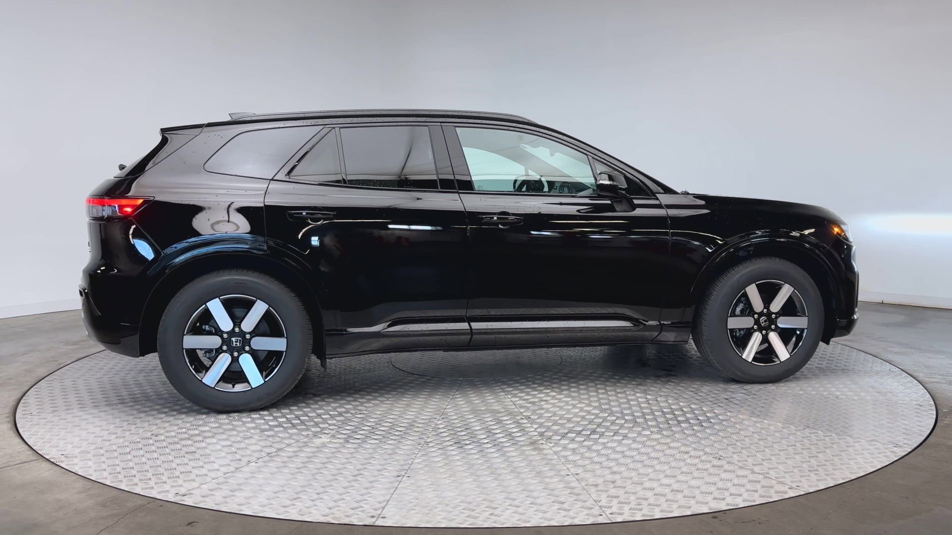 New 2026 Raven Black Honda Touring image 9