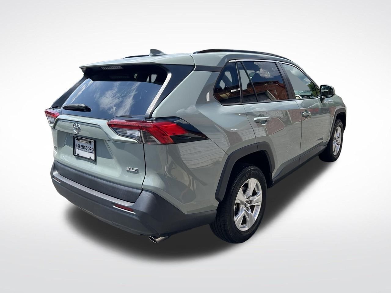 Used 2019 Gray Toyota XLE image 6