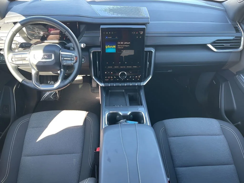 Used 2025 Summit White GMC Elevation image 13