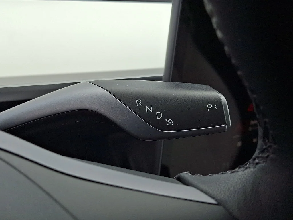 Used 2023  Tesla Long Range image 21