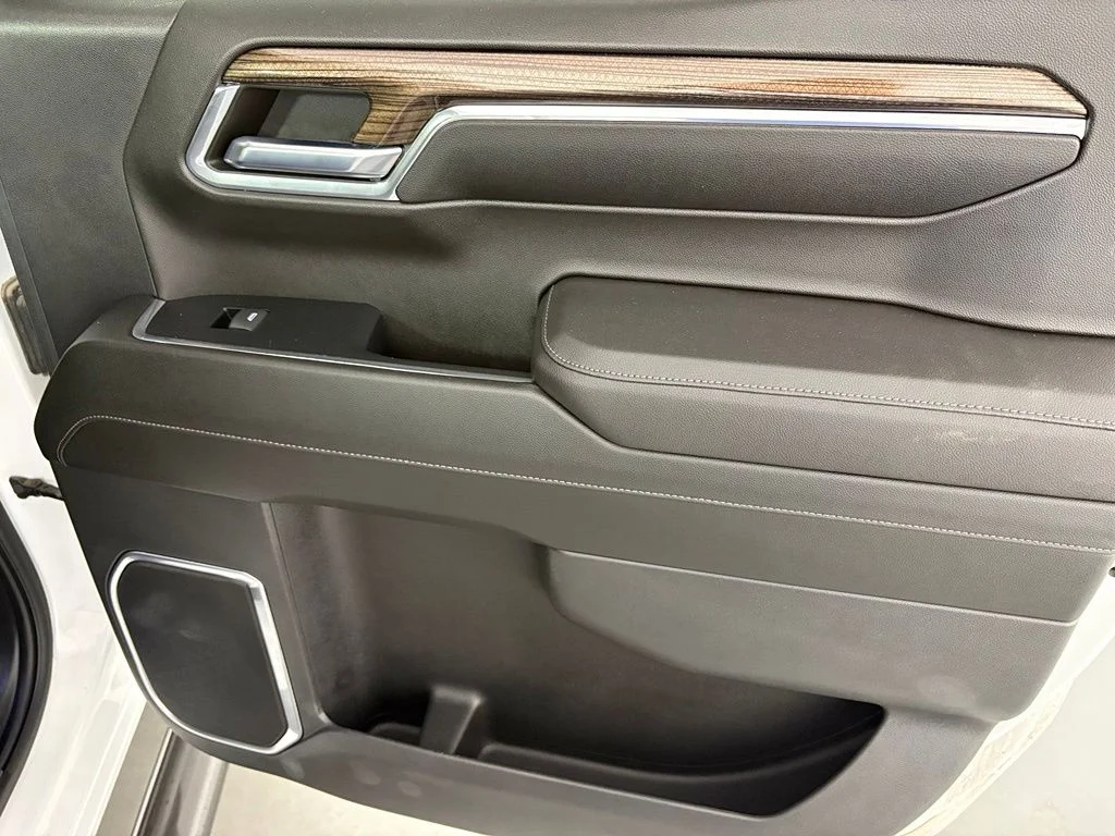 Used 2023 White Chevrolet RST image 39