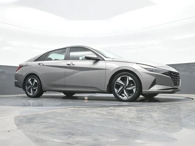 Used 2023 Silver Hyundai SEL image 23