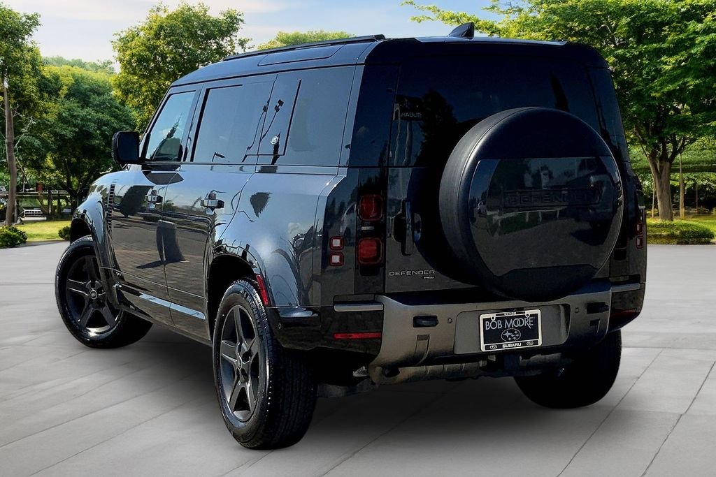 Used 2021 Gray Land Rover X-Dynamic HSE image 4