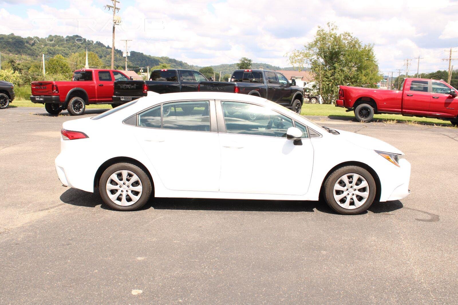 Used 2024 Ice Cap Toyota LE image 10