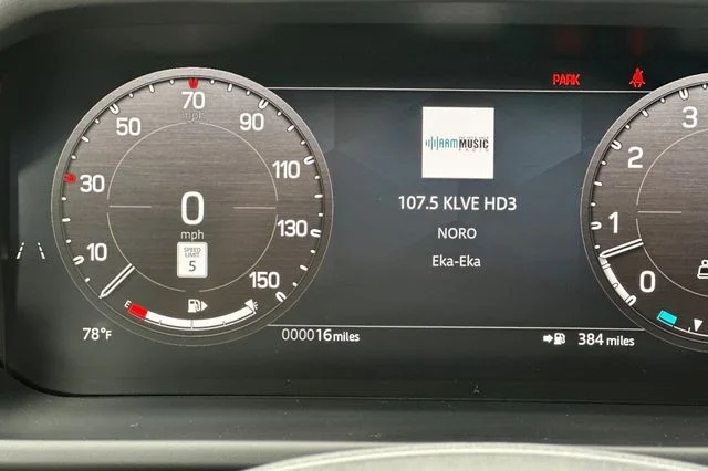 New 2026 Santorini Black Land Rover X-Dynamic SE image 27