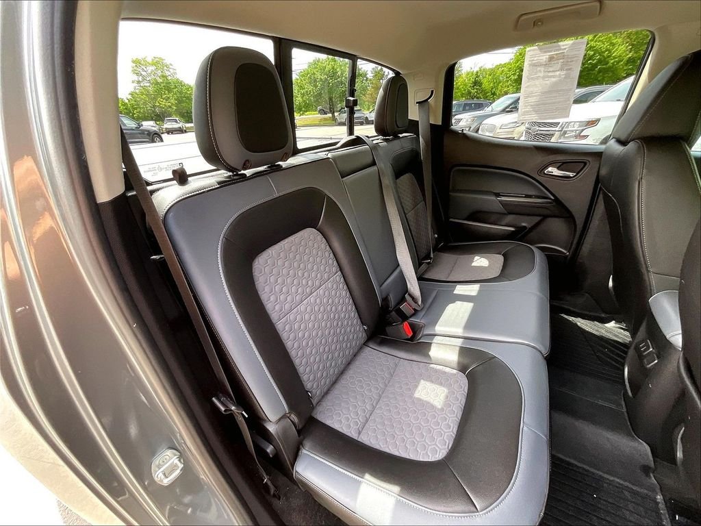 Used 2018 Gray Chevrolet Z71 image 19