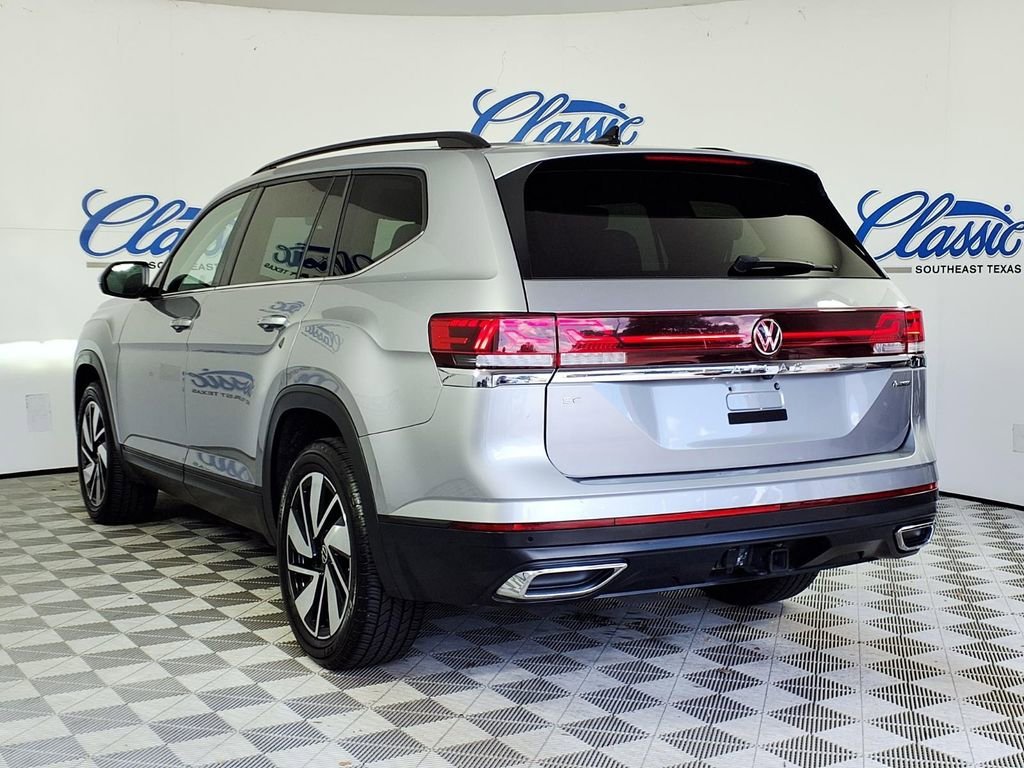 Used 2024  Volkswagen 2.0T SE w/Technology image 2