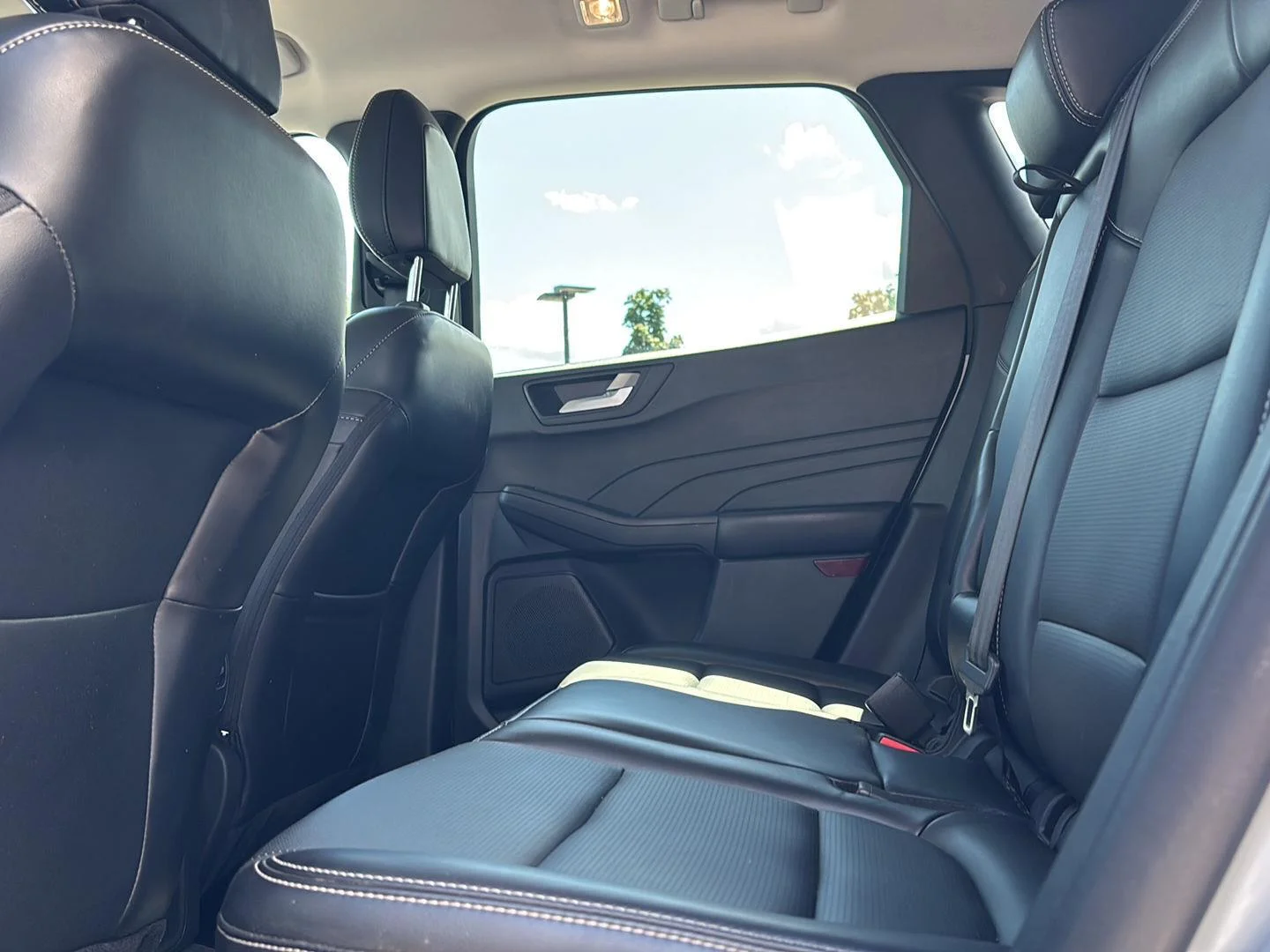 Used 2025 Space Silver Ford Platinum image 25