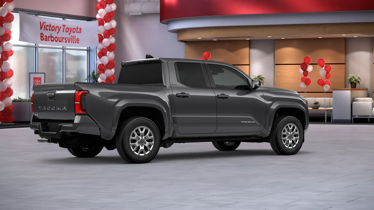 Certified Used 2025  Toyota SR5 image 34