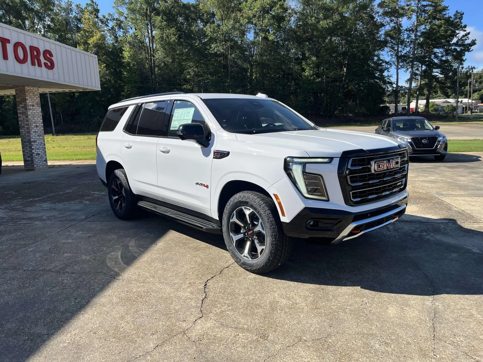 2026 GMC Yukon AT4 - Photo 3